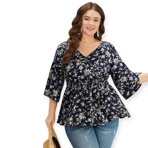 BloomChic Babydoll Floral V-Neck Women's Top Navy Blue Size 18-20 / 2X NEW